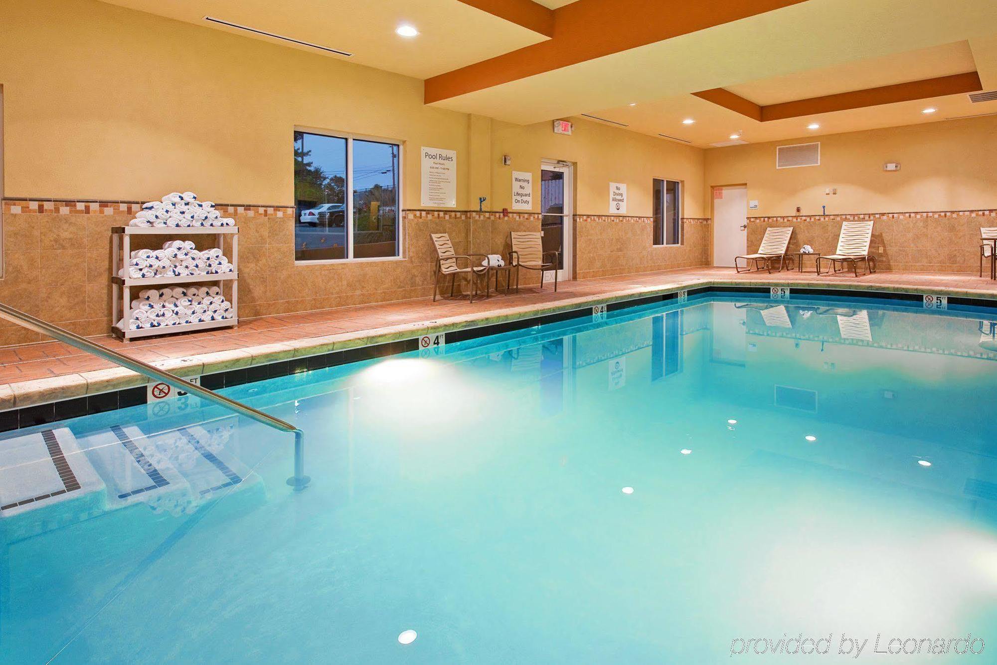 Holiday Inn Express Hotel & Suites Chattanooga Downtown By Ihg Bagian luar foto